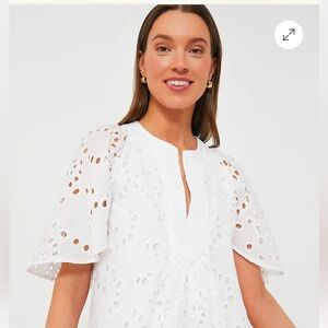 Tuckernuck White Eyelet Split-Neck Flutter Sleeve Tunic. Size L